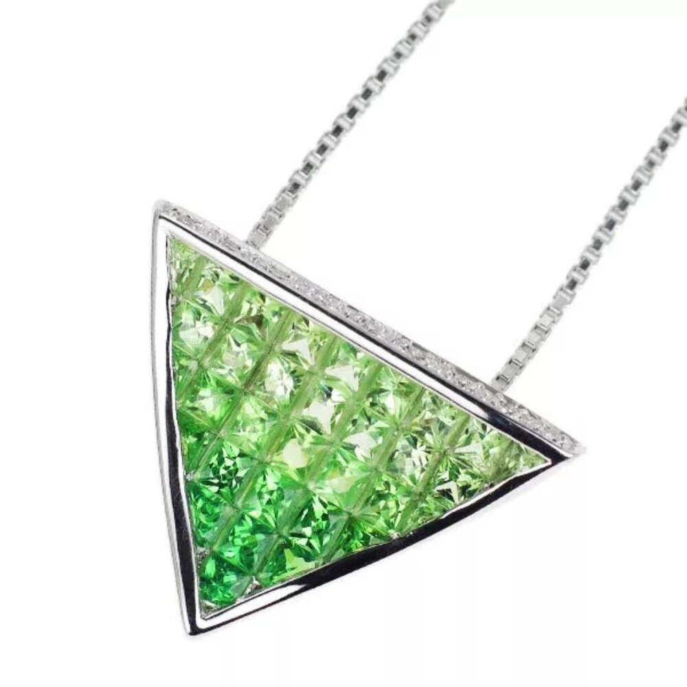 K18WG GREEN GARNET DIAMOND PENDANT NECKLACE 2.23ct D0.05CT MYSTERY SETTING